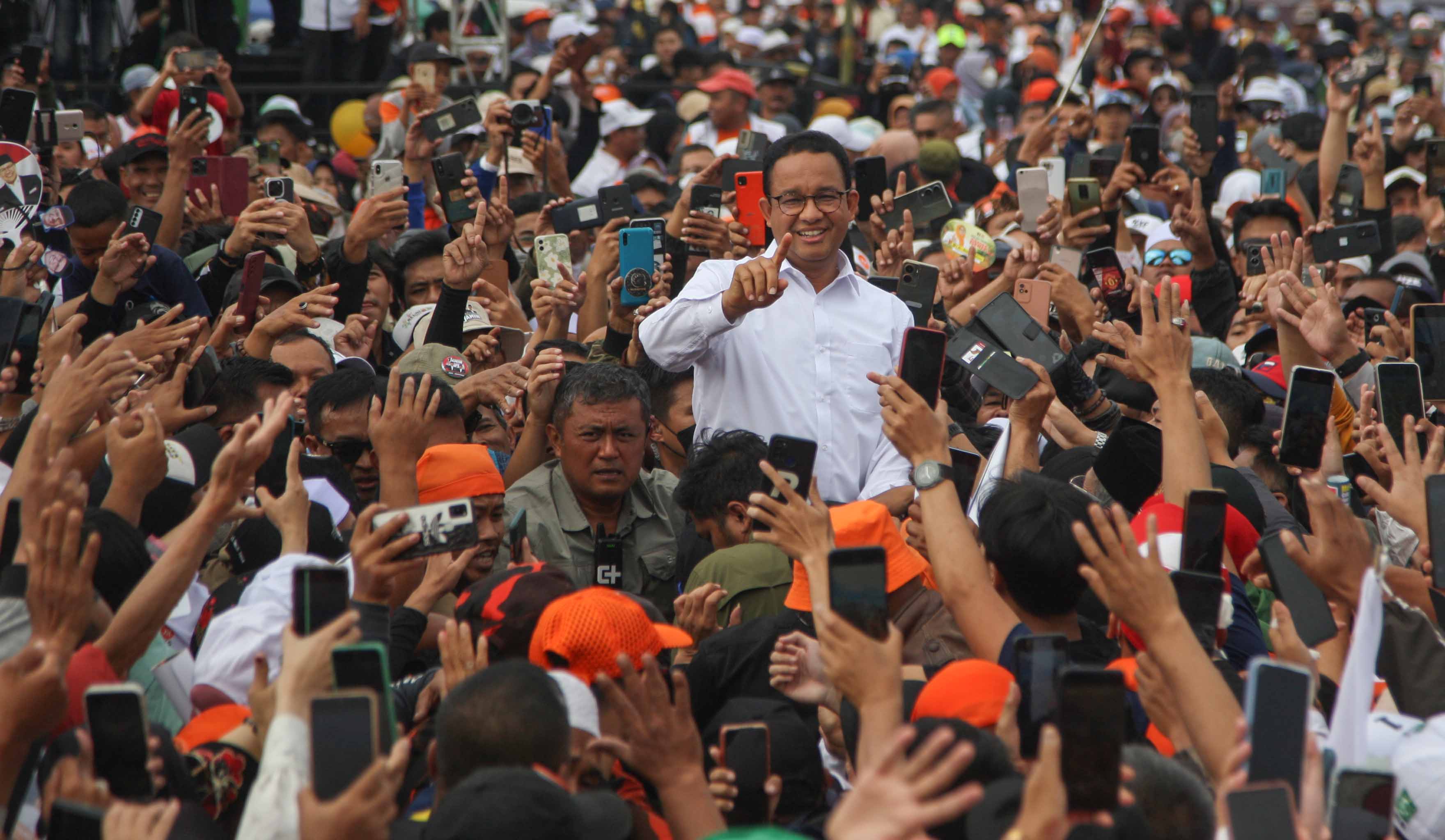 Kampanye Anies Baswedan di Garut, Jawa Barat, Kamis (8/2), sebelum bertolak ke Pasuruan pada Jumat (9/2).