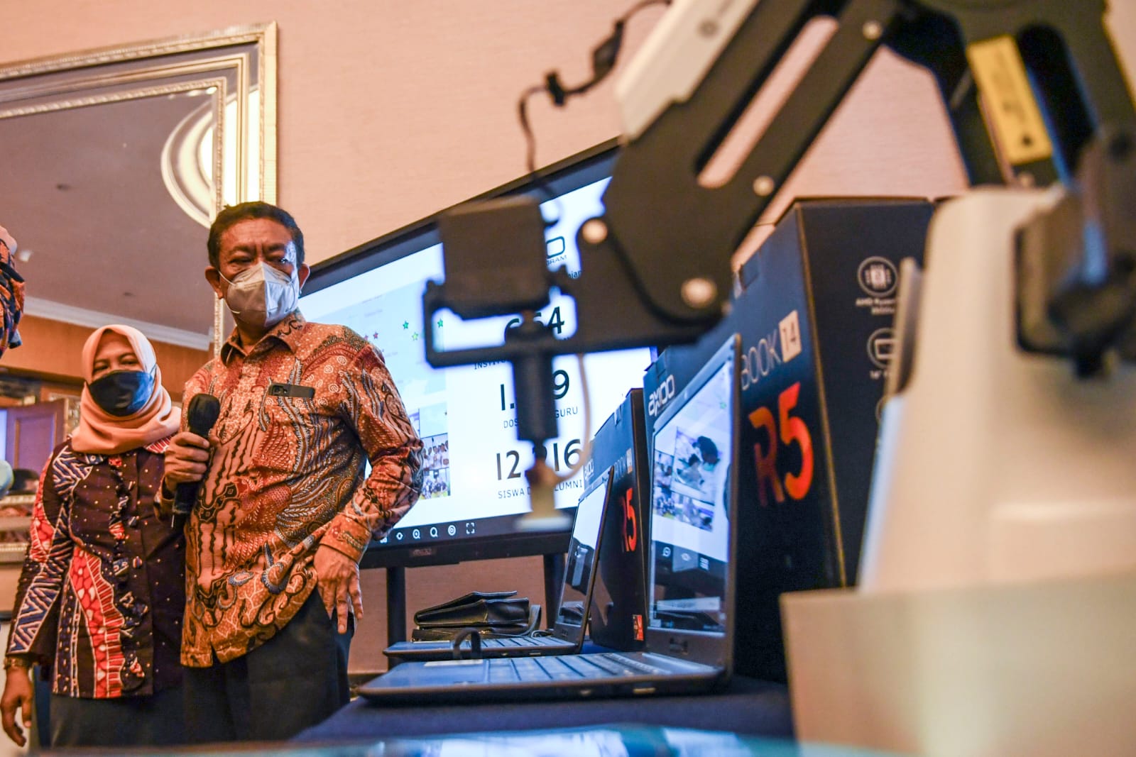 Ilustrasi pengembangan teknologi di sektor pendidikan.