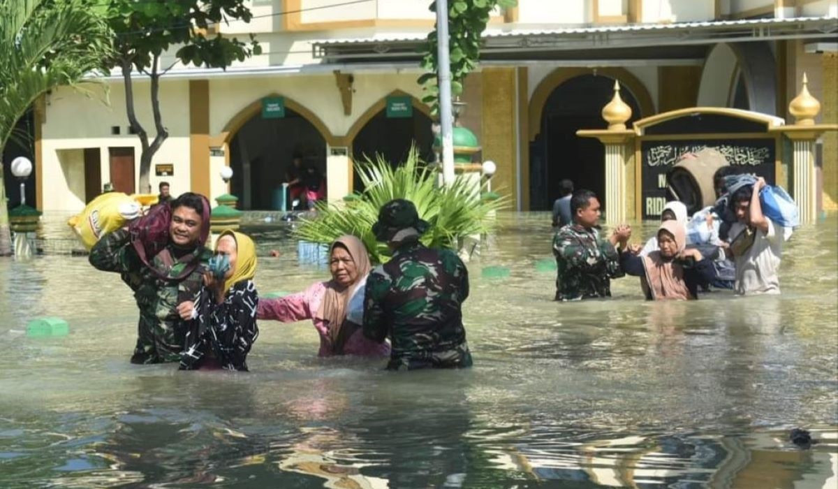 Warga terdampak banjir di Kabupaten Demak bertambah hingga capai 18.700 keluarga (71 ribu jiwa),
