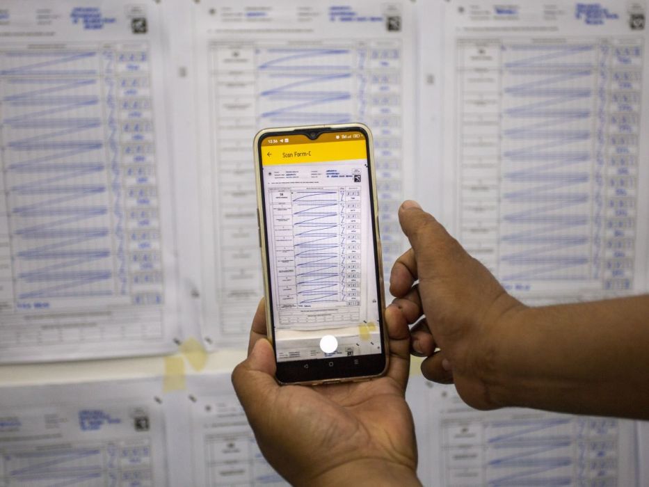 Sirekap Juga Gelembungkan Suara untuk Prabowo-Gibran di Jawa Barat  