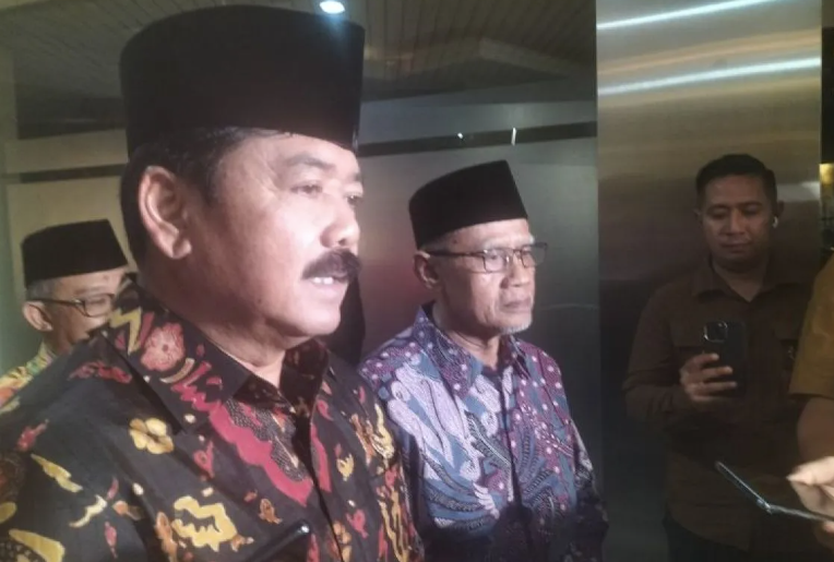 Menko Polhukam Hadi Tjahjanto di kantor PP Muhammadiyah, Menteng, Jakarta Pusat