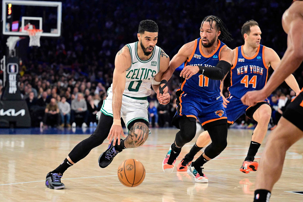 Celtics memperpanjang rangkaian kemenangan mereka menjadi delapan pertandingan dengan mengalahkan New York 116-102. 