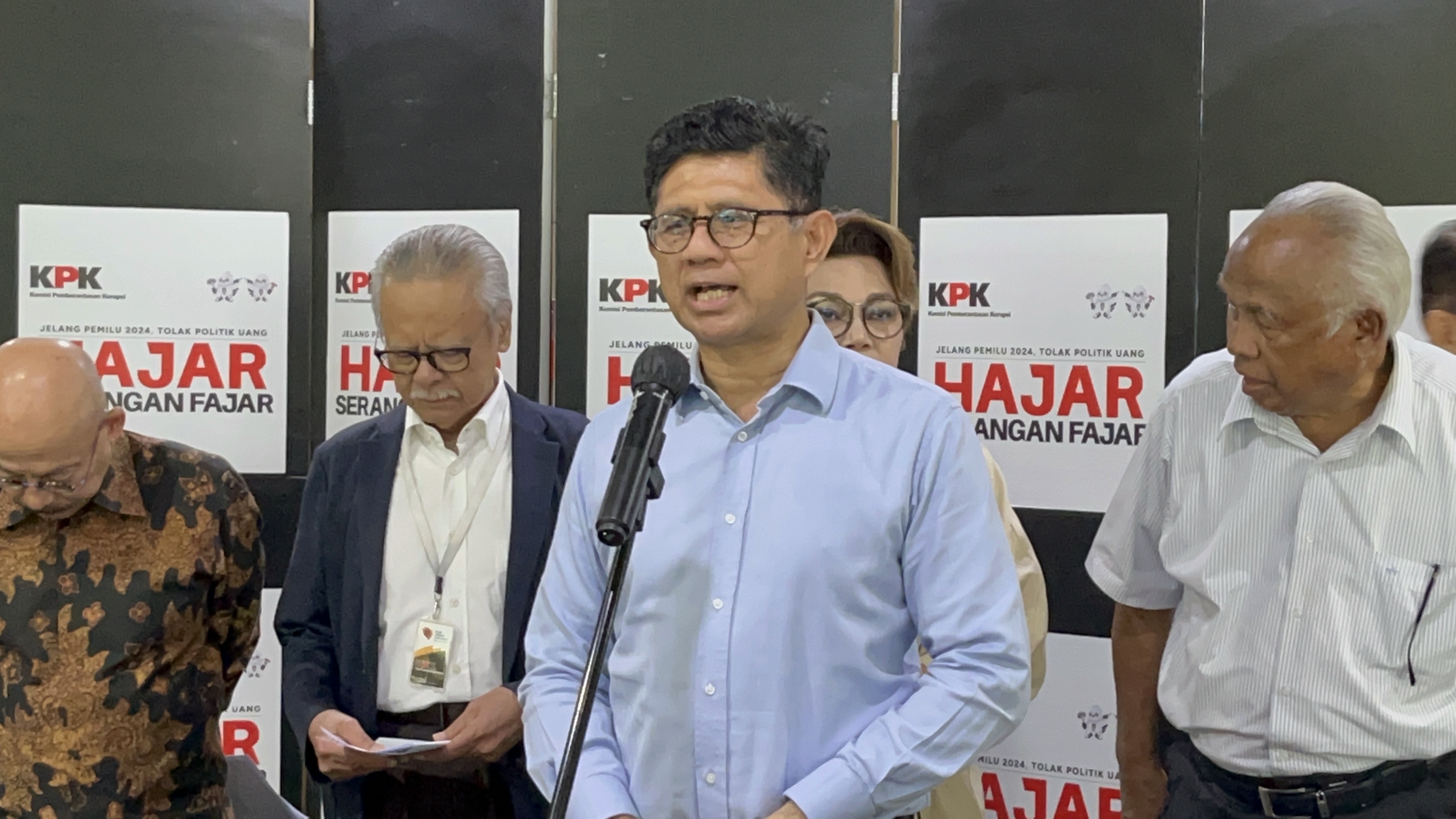 Mantan Komisioner KPK Laode M Syarif di Gedung ACLC KPK, Jakarta Selatan, Senin, 5 Februari 2024.