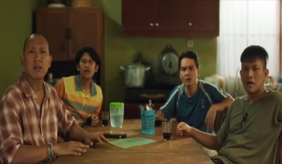 Cuplikan adegan dari film Agak Laen