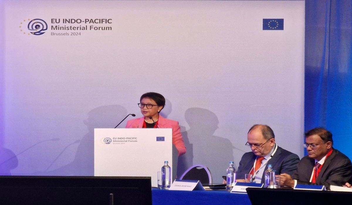 Menteri Luar Negeri Retno Marsudi saat berbicara di pertemuan EU Indo-Pacific Ministerial Forum yang ke-3