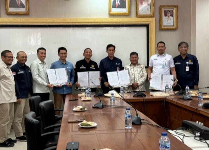 Penyerahan bantuan SKK dan KKKS di wilayah Kepri. 