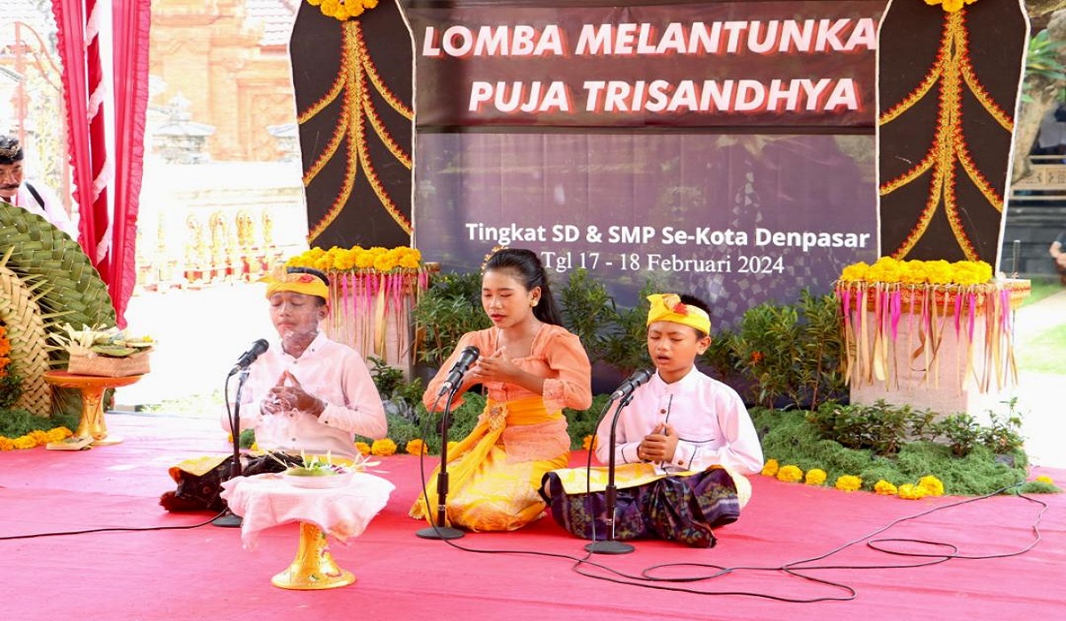 Pemkot Denpasar bersinergi dengan Parisada Hindu Dharma Indonesia gelar lomba Puja Tri Sandya