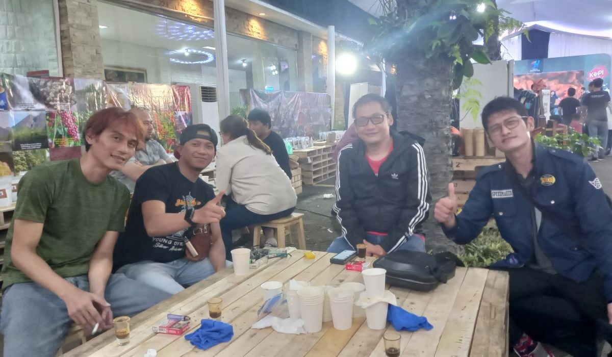 Para personel The Ayayay