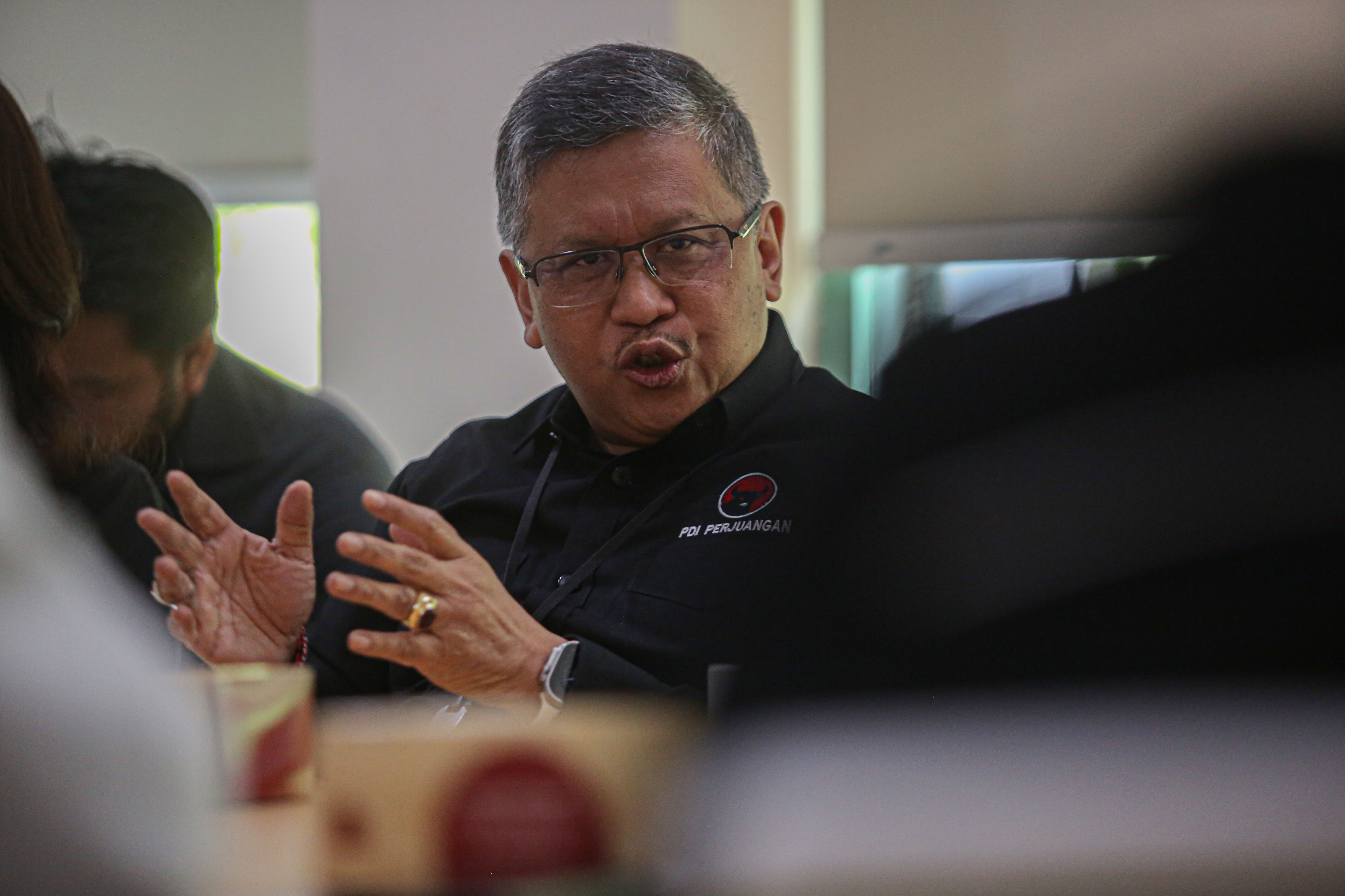 Hasto Sebut Prabowo tidak Bisa Samai Karakter Jokowi