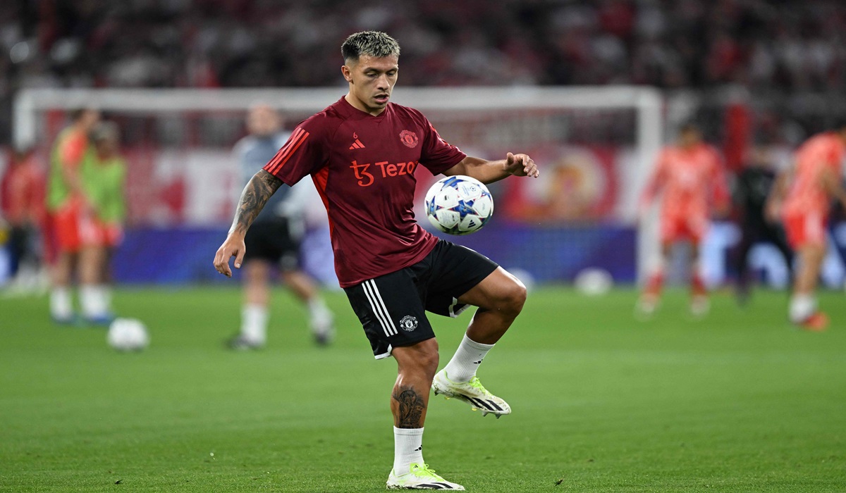 Bek Manchester United Lisandro Martinez