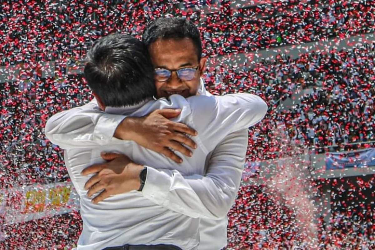 Pelukan yang penuh emosional antara Anies dan Muhaimin mendapatkan respon positif dari warganet.