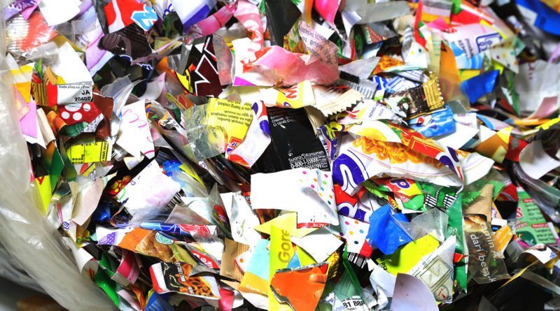 Sampah plastik berupa sachet yang dijaring tim Sungai Watch dari sejumlah sungai di daerah Bali dan Banyuwangi, Jawa Timur. 