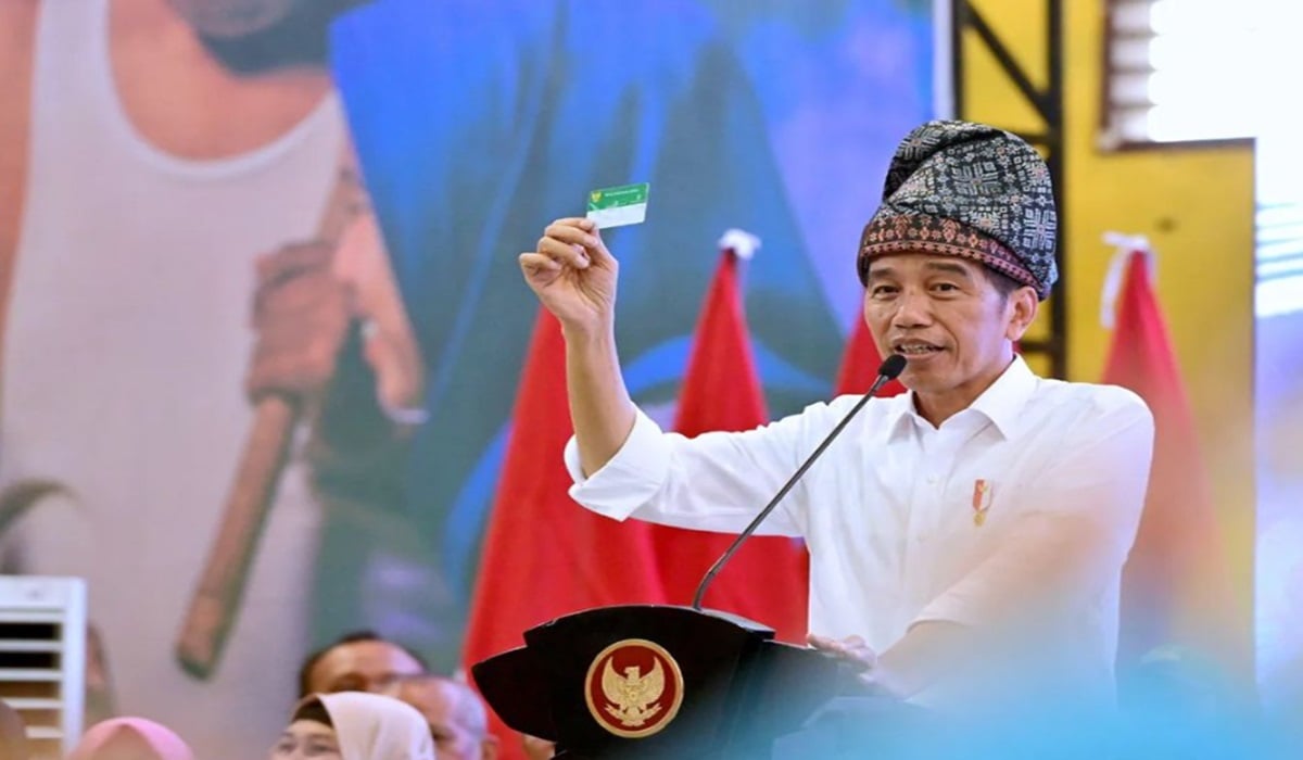 Presiden Joko Widodo di GOR Asber Nasution, Kota Tebing Tinggi, Sumatra Utara, Rabu, 7 Februari