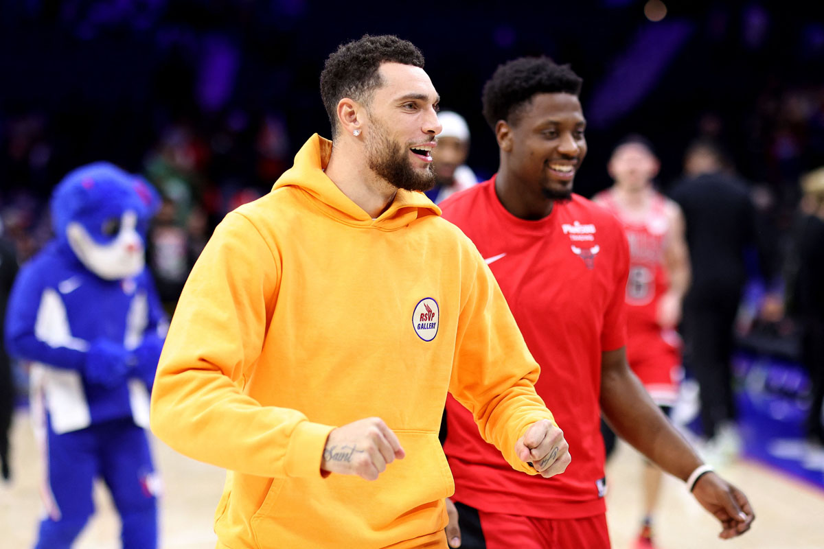 Pemain guard Chicago Bulls, Zach LaVine, dipastikan akan menjalani operasi kaki kanan yang membuatnya absen selama 4-6 bulan. 