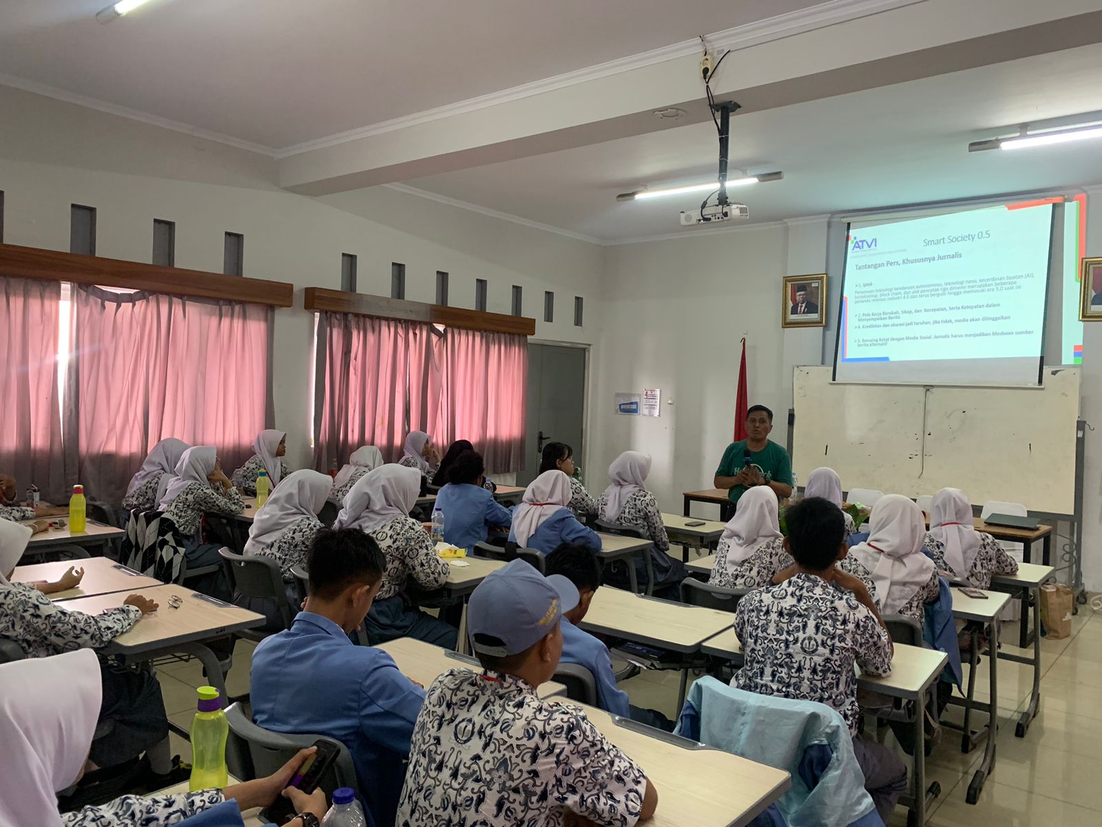 Acara pelatihan jurnalistik di SMA Plus PGRI Cibinong, Bogor.