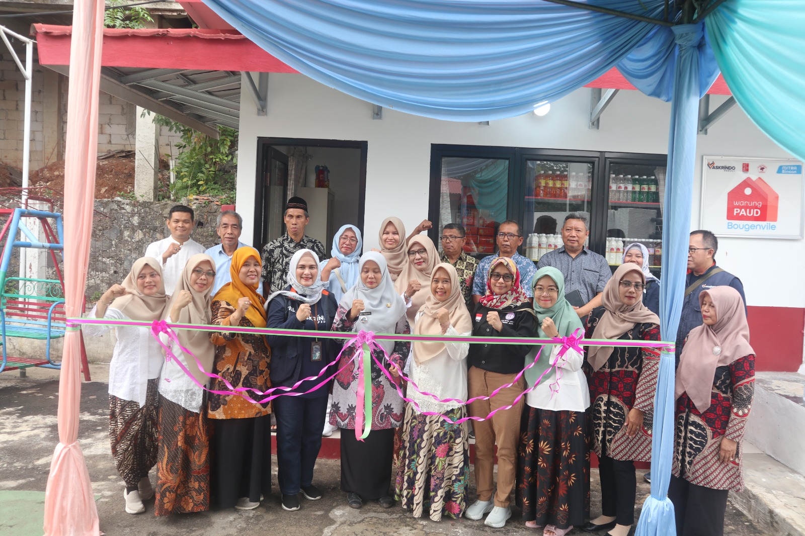 Sejumlah guru PAUD diharapkan bisa mendapatkan uang tambahan.