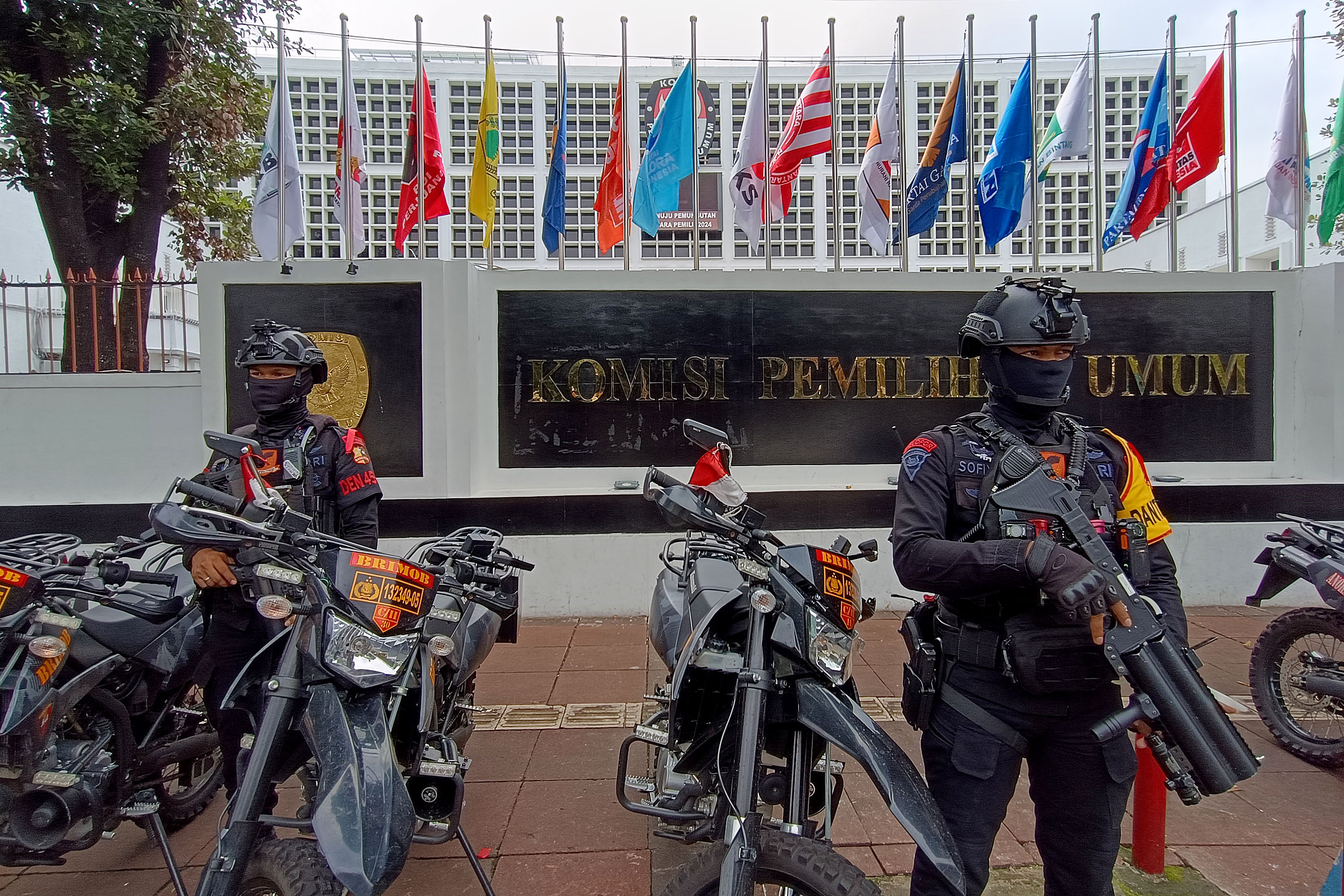 ICW mempertanyakan anggaran sirekap yang dipergunakan KPU sebagai alat bantu perhitungan Pemilu 2024.