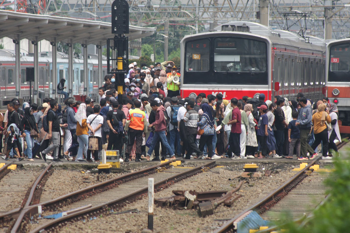 Ilustrasi - KAI Commuter bekerjasama dengan PT INKA untuk pengadaan sarana KRL dengan nilai total investasi mencapai Rp6,06 triliun