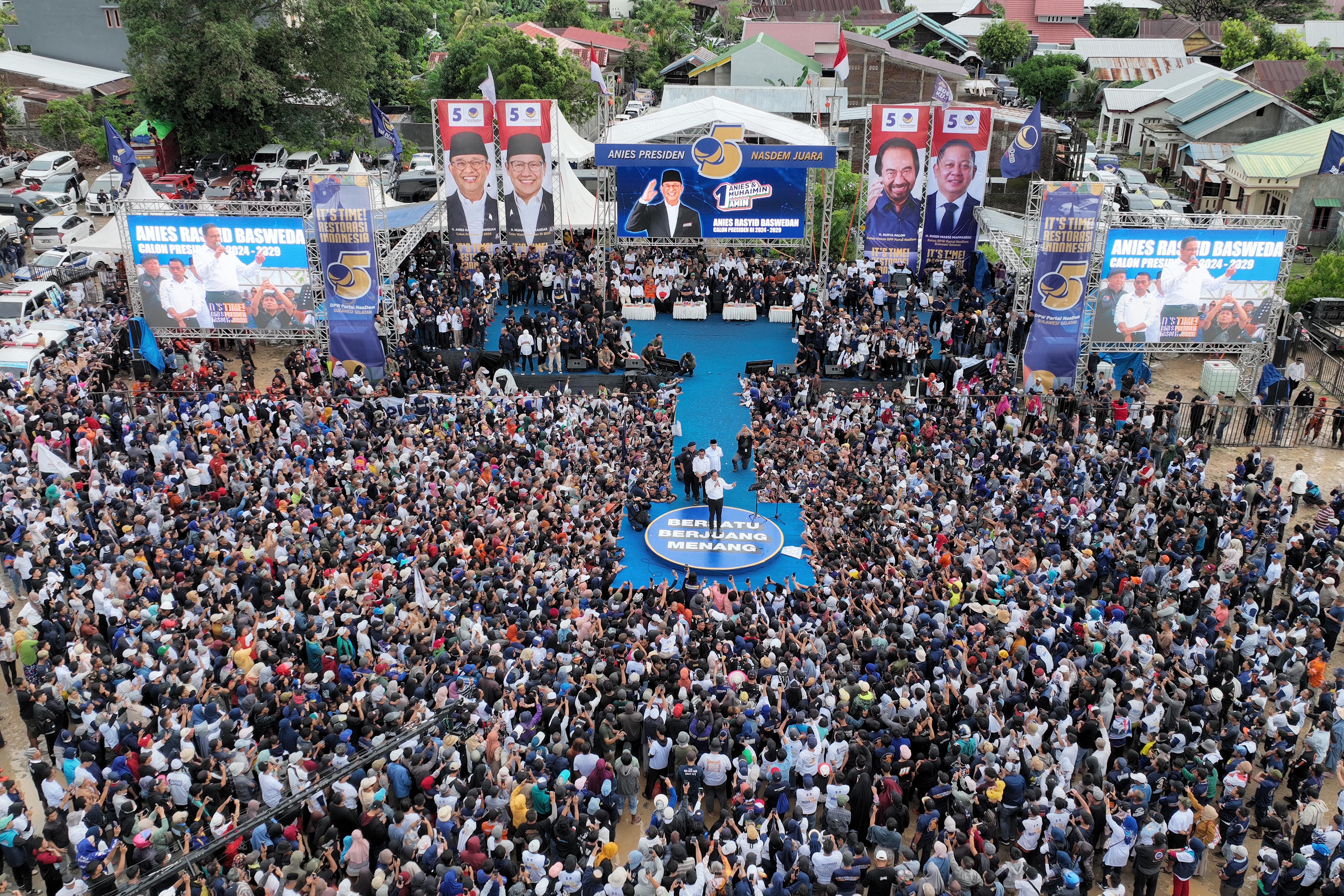 Peserta kampanye akbar pasangan Anis Baswedan-Muhaimin Iskandar dan Prabowo-Gibran diminta naik transportasi umum