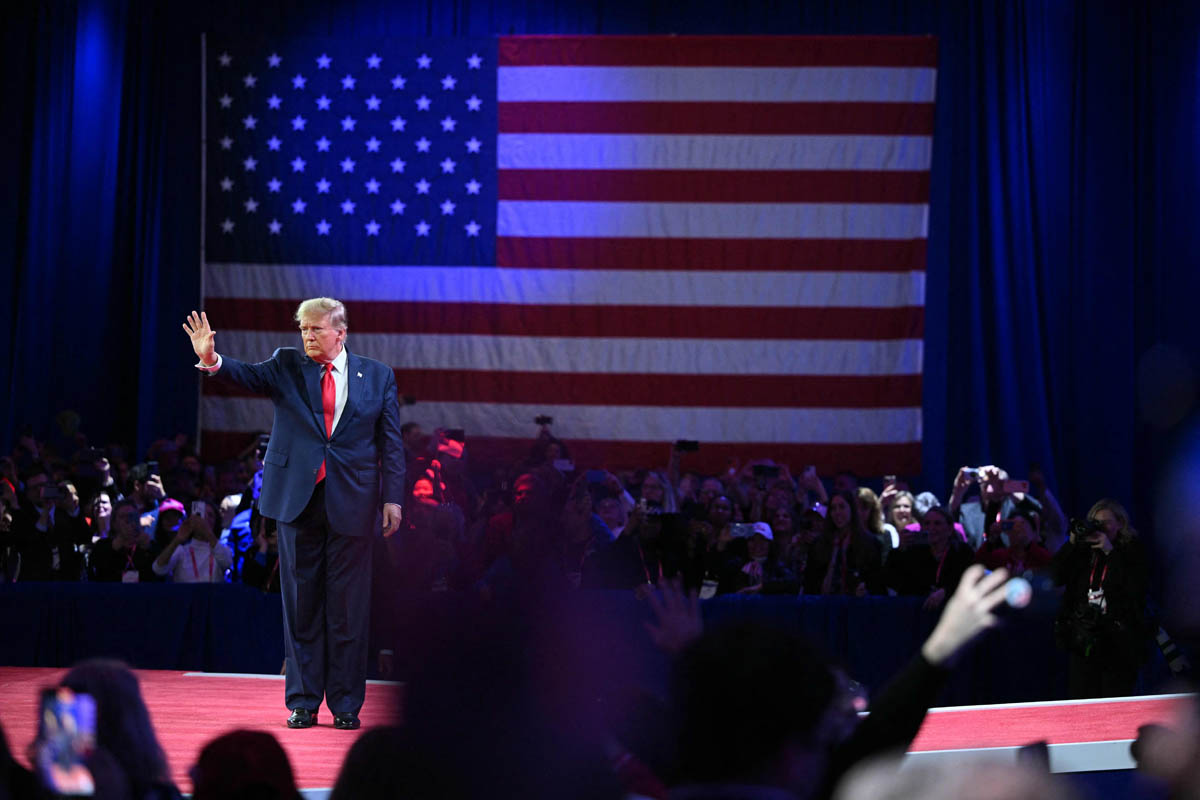 Donald Trump Berusaha Mencapai Kemenangan Telak di South Carolina 
