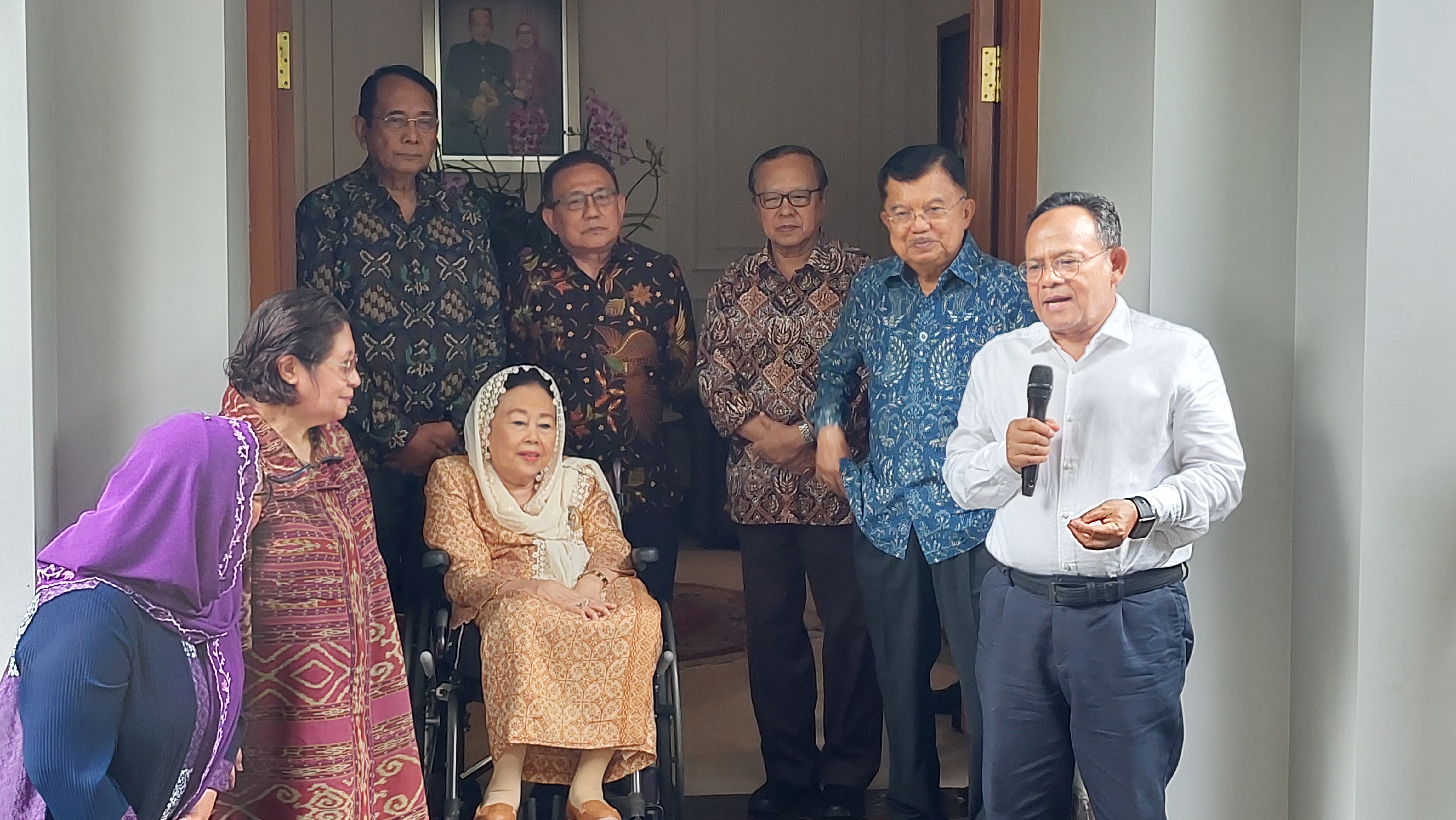 Jusuf Kalla menemui sejumlah tokoh dalam Gerakan Hati Nurani Bangsa di Jakarta, Rabu (7/2).