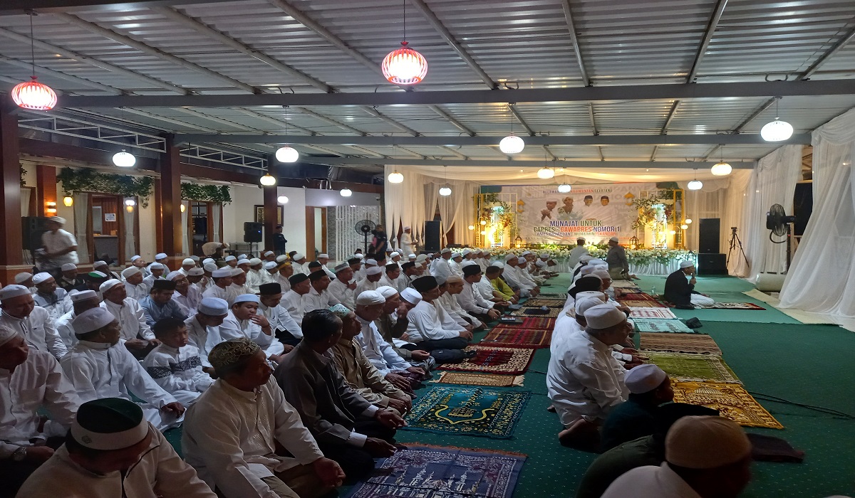 Relawan AMIN menggelar munajat untuk Negeri di Kalsel