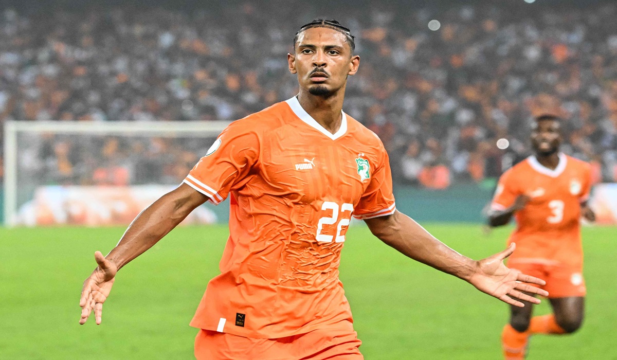 Penyerang Pantai Gading Sebastien Haller melakukan selebrasi usai mencetak gol ke gawang Kongo di semifinal Piala Afrika.