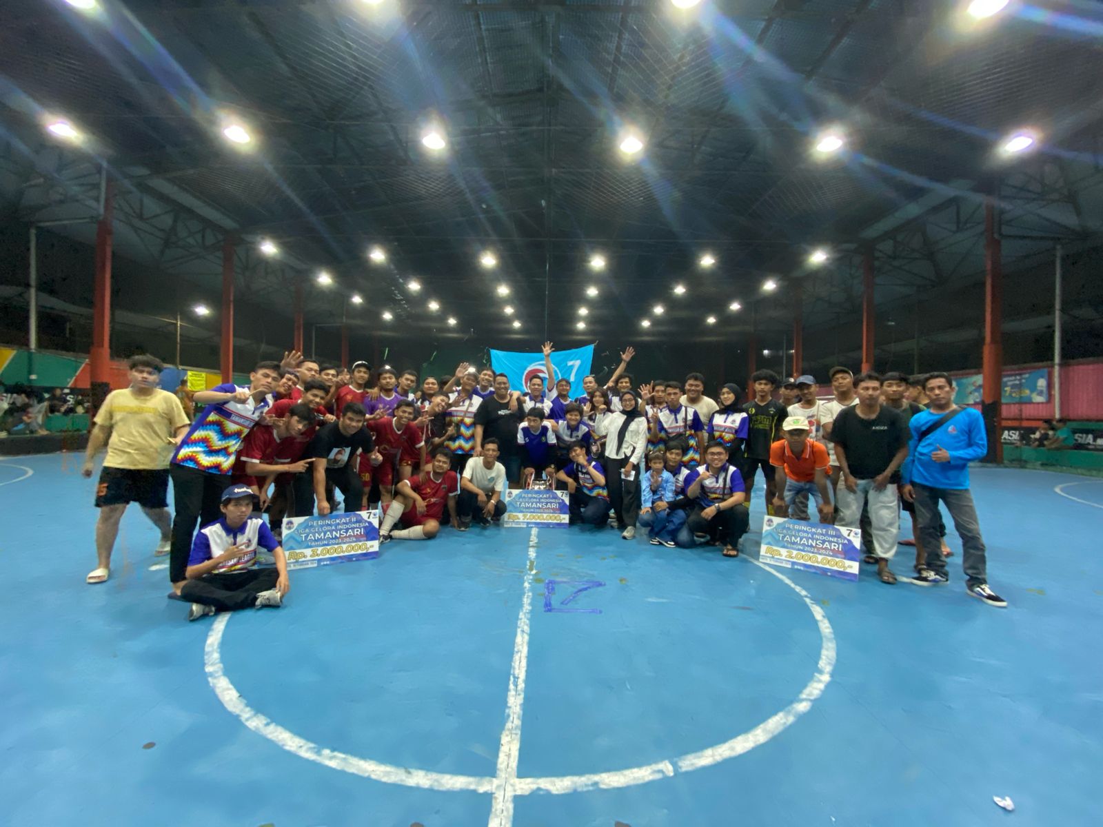 Caleg Partai Gelora mendukung pelaksanaan turnamen futsal di Jakarta Barat.