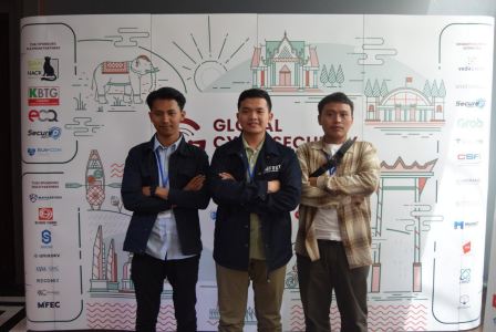 Dari kiri: Ryan Fadhillah, Kevin Yehezkiel Gurning, dan Prasnavira Satria adalah delegasi asal Indonesia yang mengikuti GCC 2024.