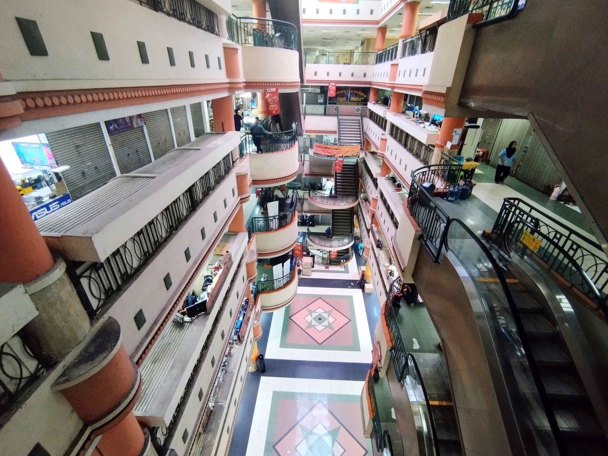 Konsumsi Rumah Tangga Turun, Pemerintah Janjikan Kepastian agar Warga Belanja