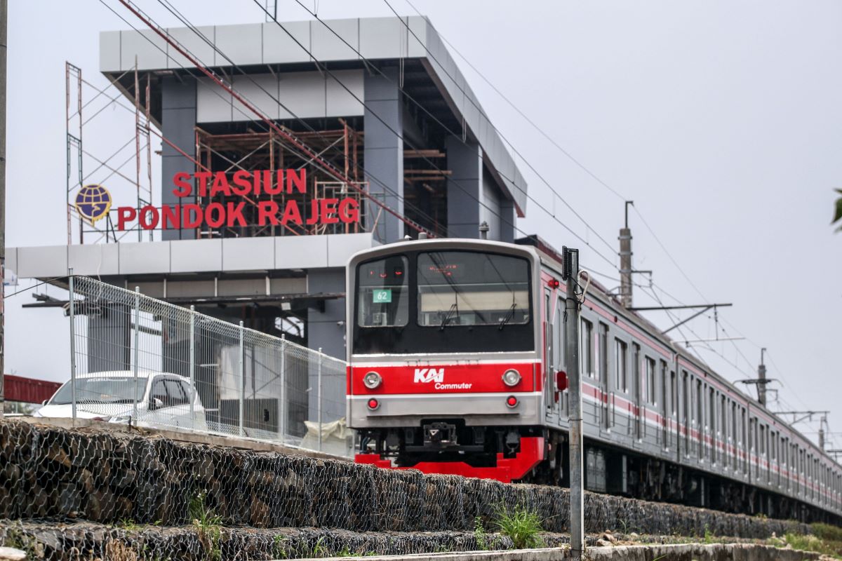 KAI Commuter Beli 3 KRL Baru dari Tiongkok