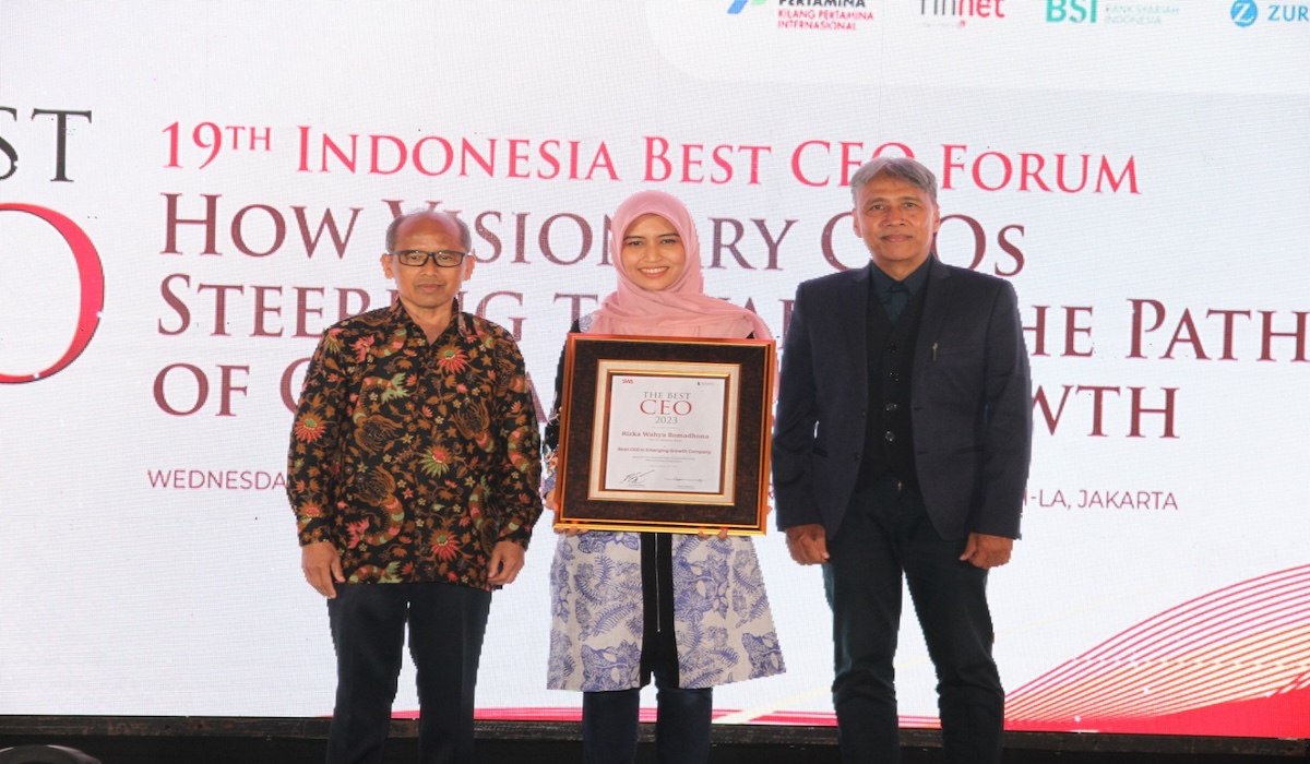 CEO Agrinesia menerima penghargaan Best CEO in Emerging Growth Company
