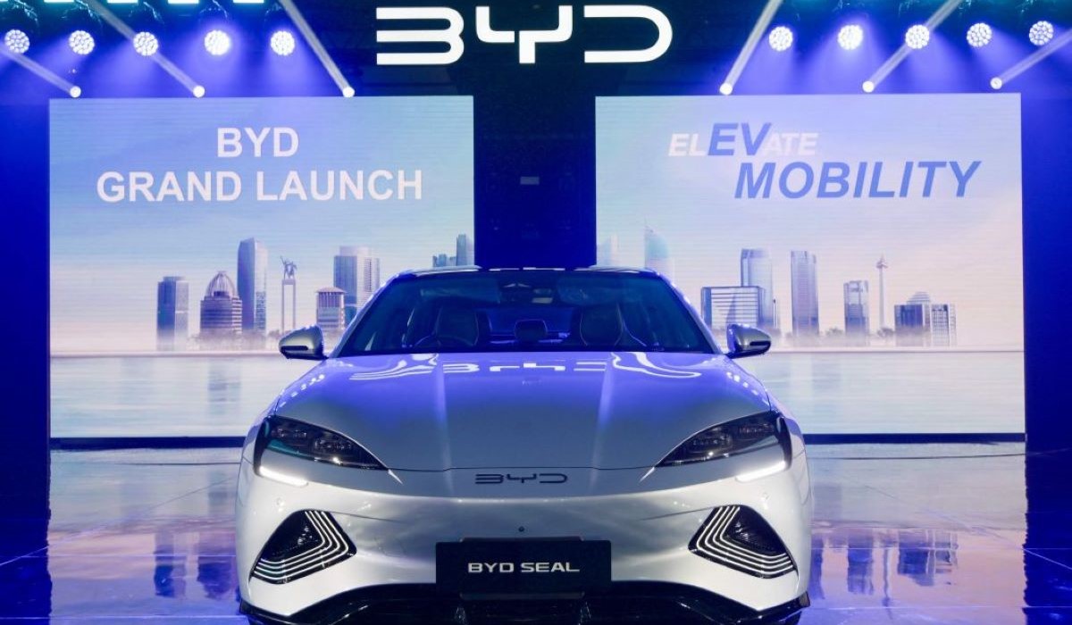 Peluncuran perdana kendaraan listrik BYD produksi Tiongkok di Jakarta, pada 18 Januari 2024.