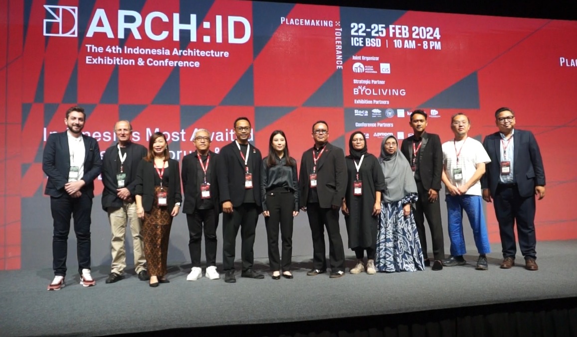 Wamenparekraf Angela Tanoesoedibjo membuka ARCH:ID 2024 di ICE BSD Tangerang Banten Kamis (22/2/2024).