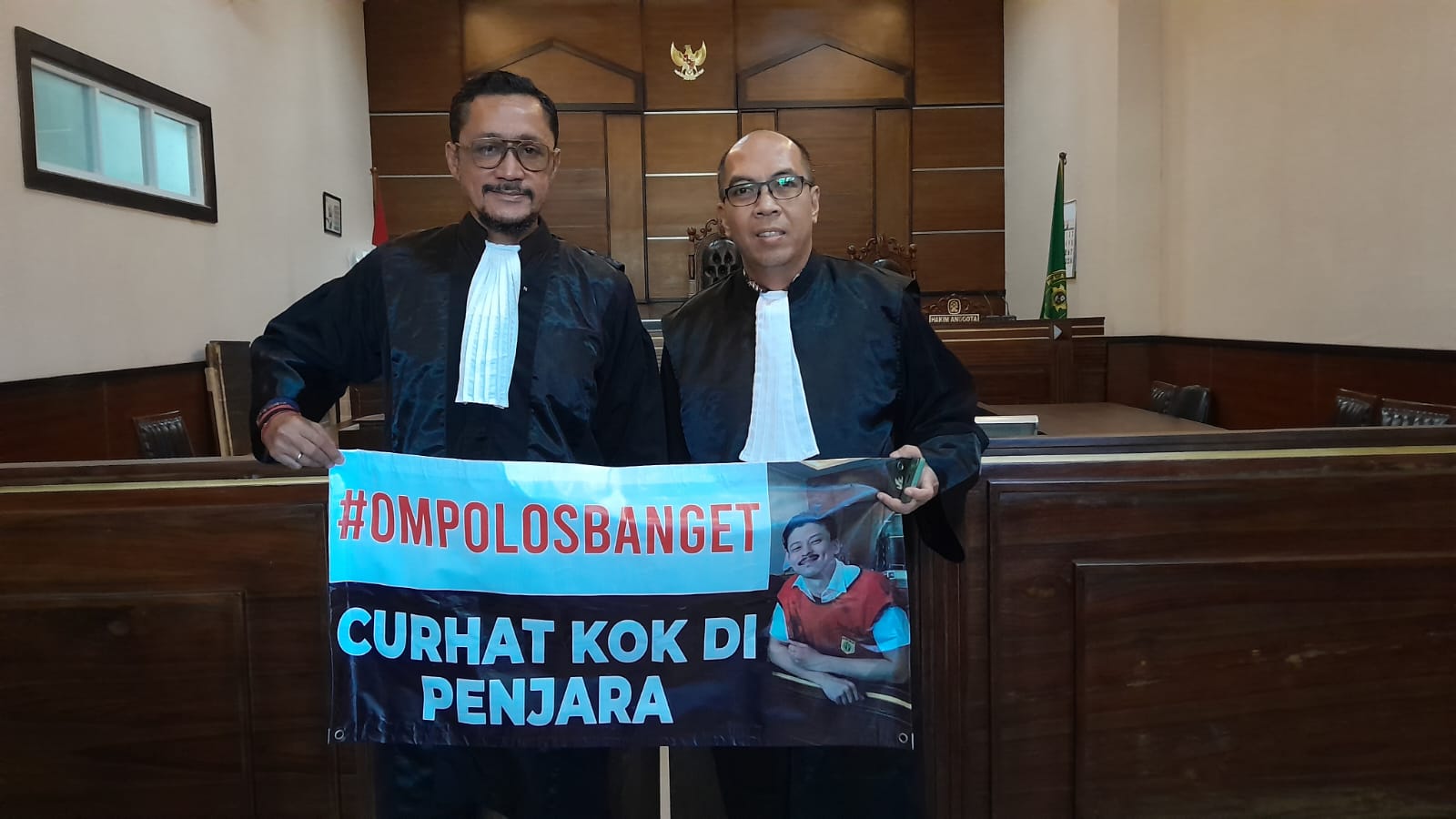 Kuasa hukum Dedy Chandra, Victor R.M. Sohilait, SH dan rekannya.