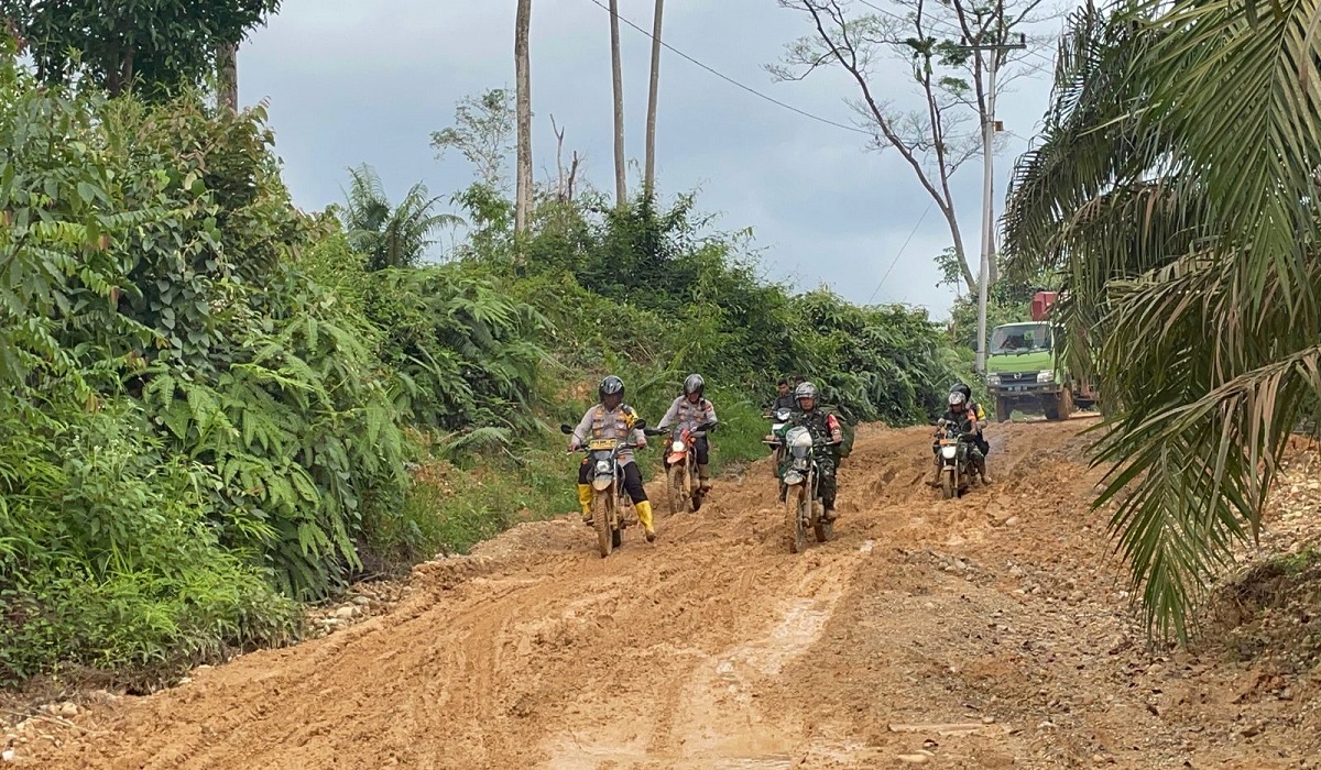 Kapolres Rokan Hulu menjemput langsung logistik pemilu yang terkendala