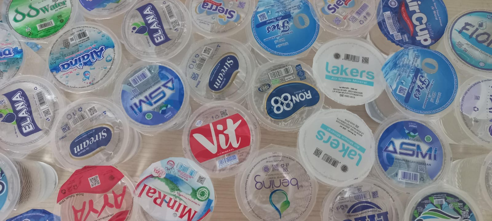 Brand Air Minum Dalam Kemasan (AMDK) kemasan gelas mendominasi pasar.