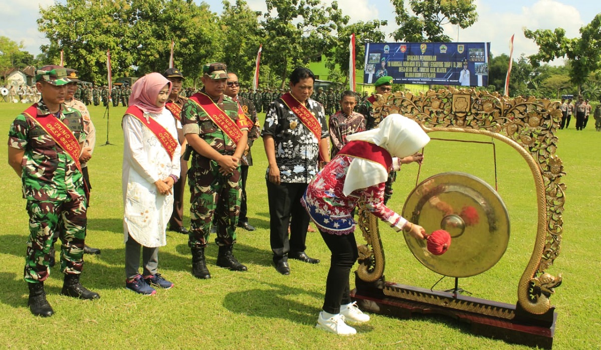 Bupati Klaten Sri Mulyani meresmikan TMMD Sengkuyung I/2024