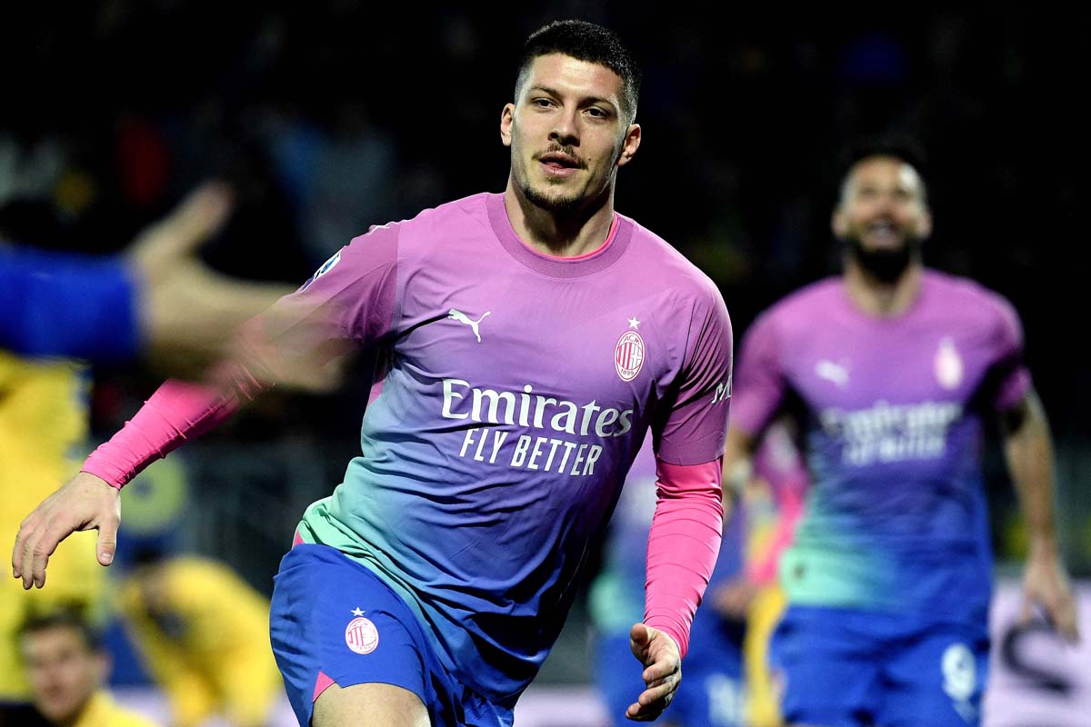 Luka Jovic membawa AC Milan meraih kemenangan comeback 3-2 melawan Frosinone