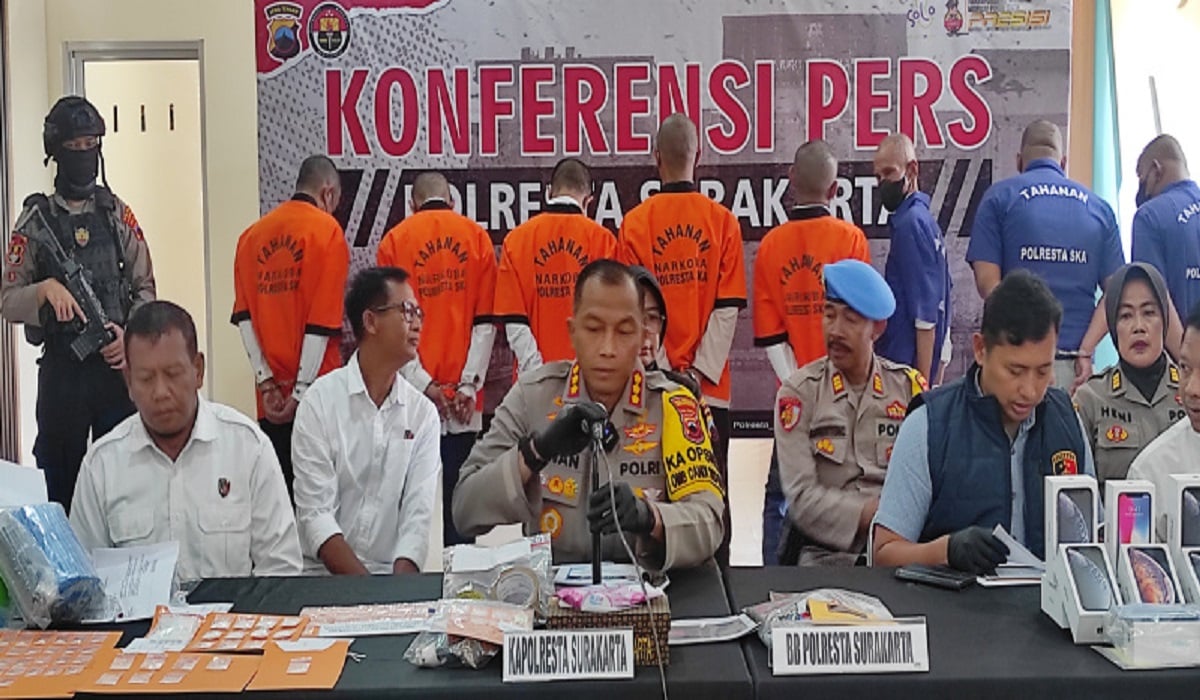 Polresta Surakarta melakukan pengungkapan kasus narkoba