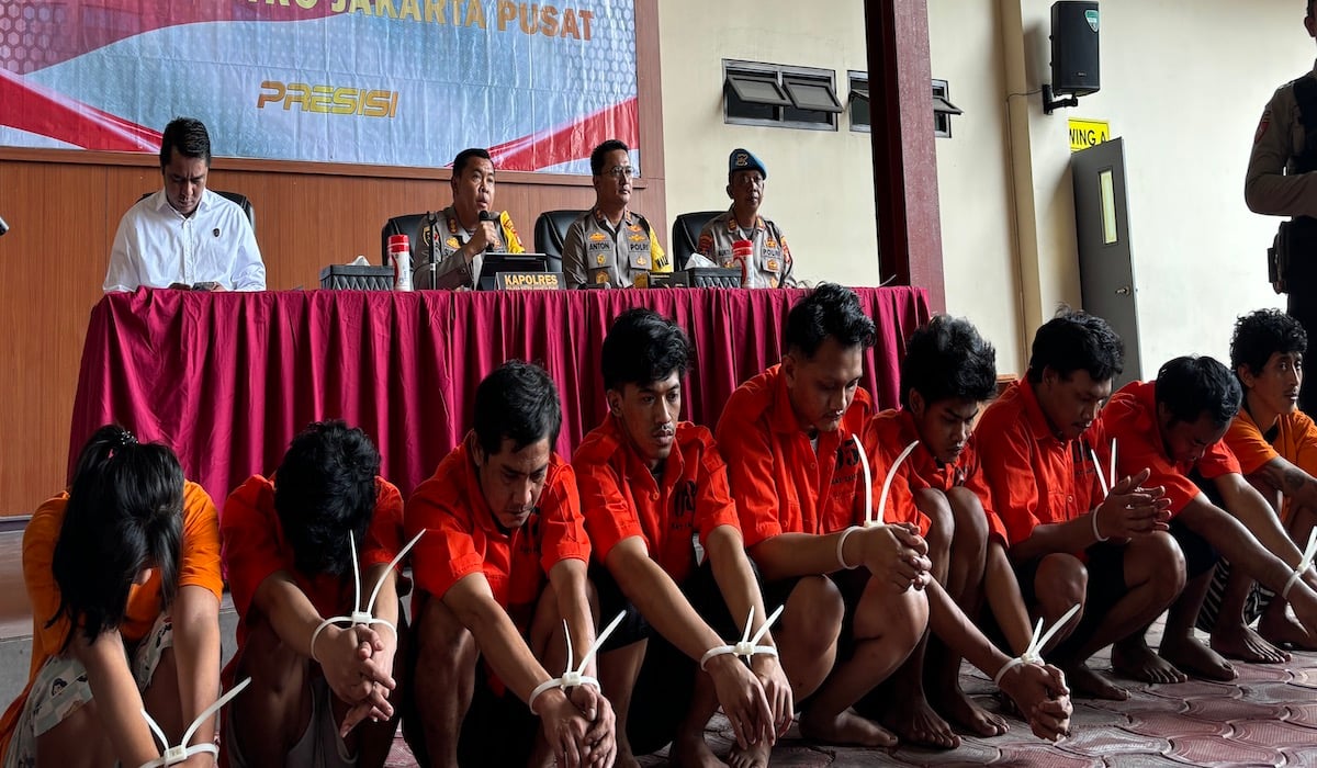 16 Tahanan Pores Tanah Abang Kabur