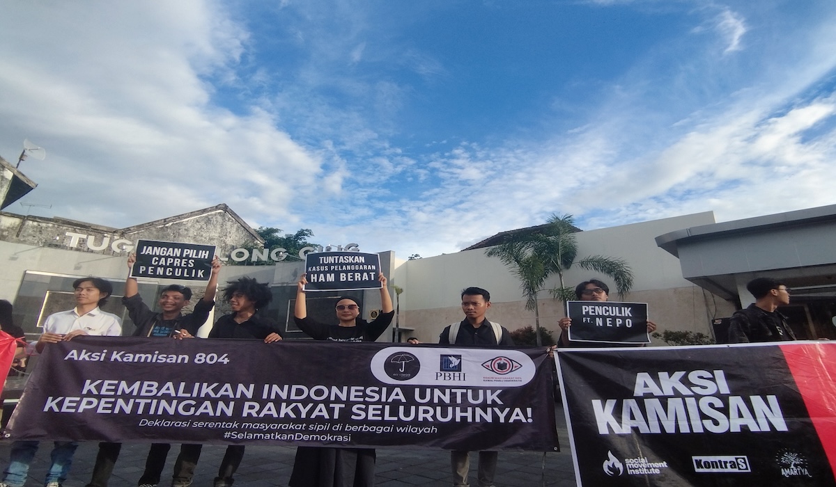 Aksi Kamisan di Tugu Pal Putih Yogyakarta