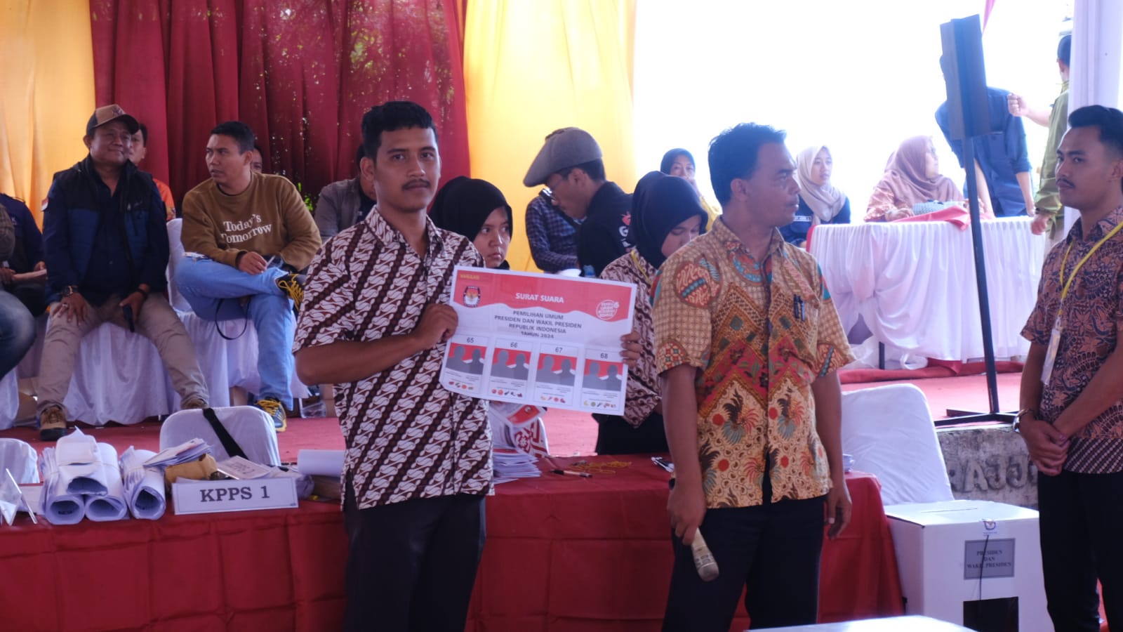 Pemilihan Umum di salah satu TPS di Kabupaten Garut