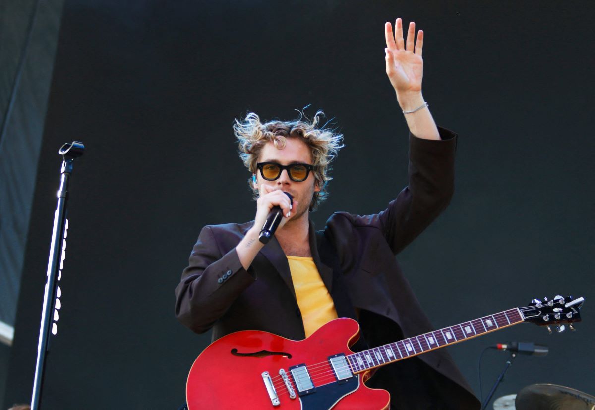 Vokalis 5 Seconds of Summer Luke Hemmings