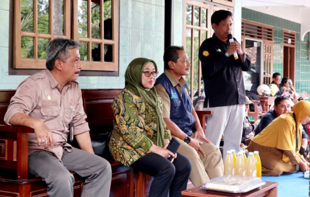 Sekretaris BPPSDMP Kementan, Siti Munifah (duduk tengah).