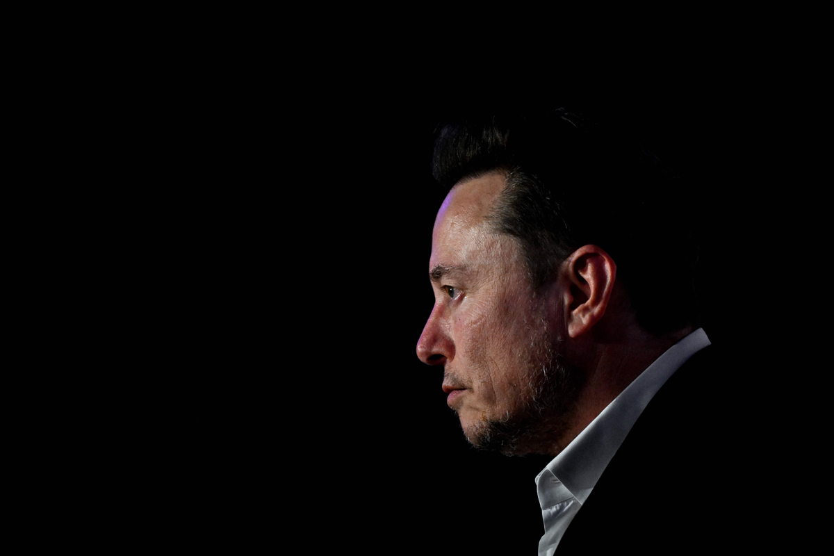 Seorang hakim di AS memerintahkan Elon Musk untuk mematuhi surat panggilan regulator terkait pembeliannya atas saham Twitter. 