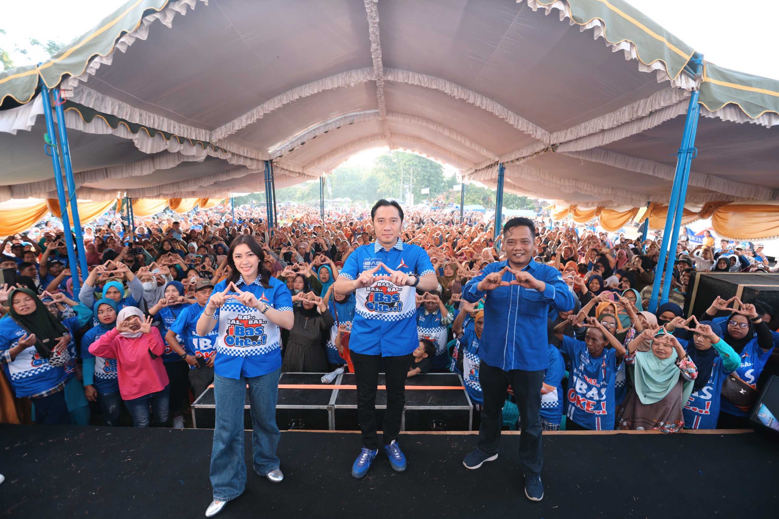 Wakil Ketua Fraksi Demokrat Edhie Baskoro Yudhoyono berkampanye di Ngawi Jawa Timur