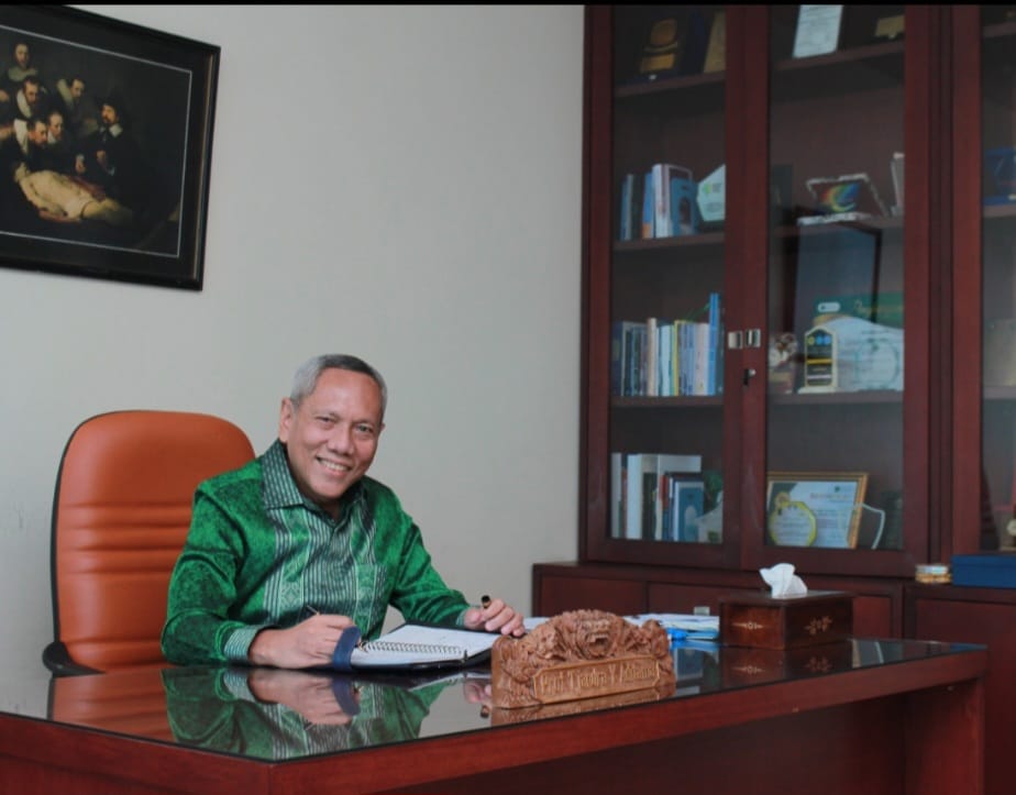 Direktur Pascasarjana Universitas YARSI Prof Tjandra Yoga Aditama