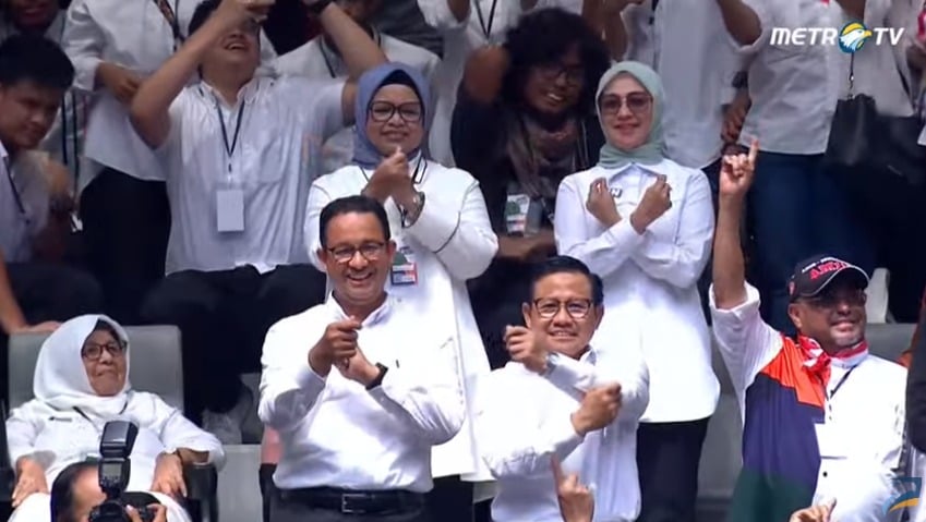 Anies dan Cak Imin menggunakan bahasa isyarat berartikan “Waktunya Perubahan, Wakanda No More, Indonesia Forever”