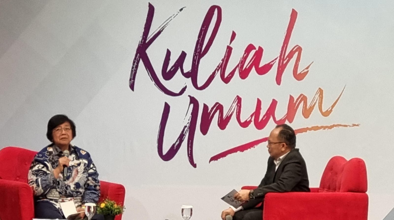 Menteri LHK Siti Nurbaya Bakar mengatakan peran korporasi atau perusahaan swasta  mencapai target penurunan emisi mencapai 29% pada 2030.